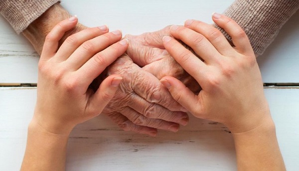 در مسیر امید؛ همراه با مراقبتهای حمایتی و تسکینی از بیماران و خانوادهها