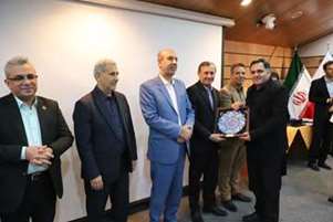 کسب نشان طلایی مدیریت عملکرد یکپارچه دانشکده بهداشت در سال1403